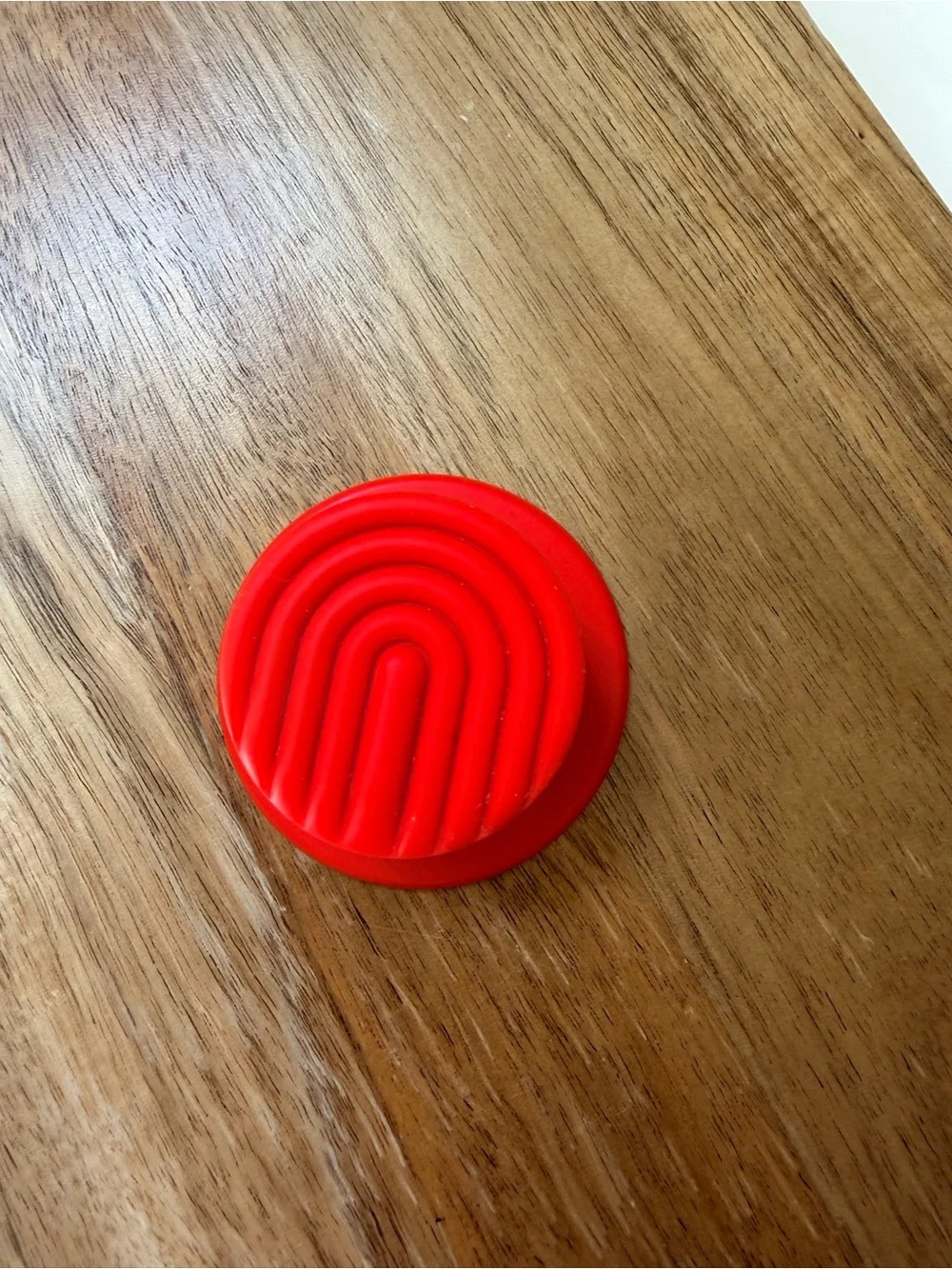 Red Universal Phone Grip and Stand - Pop socket